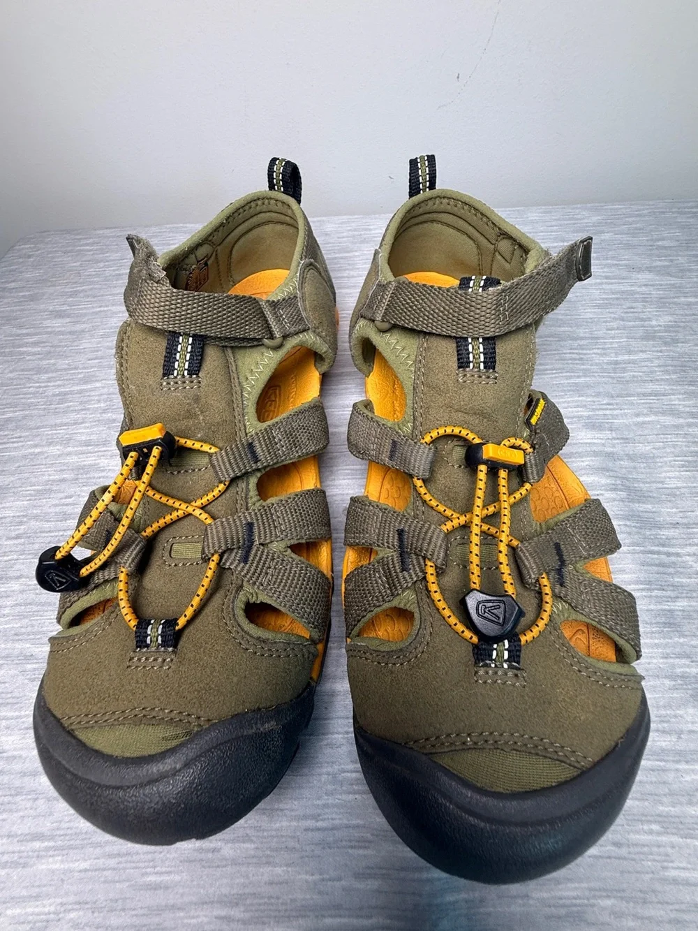 Keen Newport H2 Olive Orange Fisherman Sandals Youth Sz 6